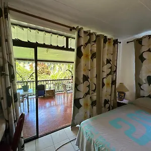Chez Anouk Tevaitoa
